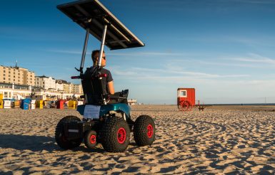 Der neue Solar-Strandrollstuhl „cadWeazle“ 
